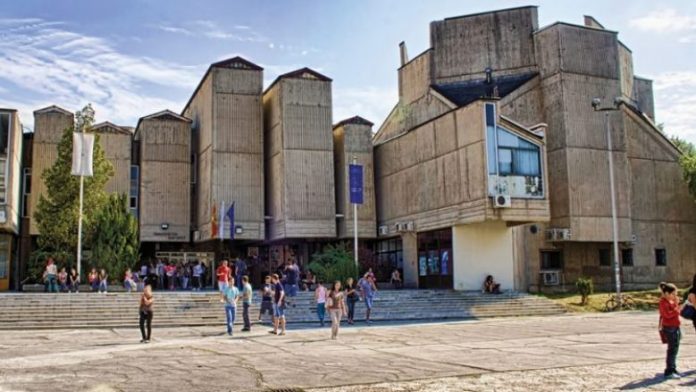 Katedra e gjuhës shqipe: Përkthimi (Ilinditase) në kundërshtim me rregullat