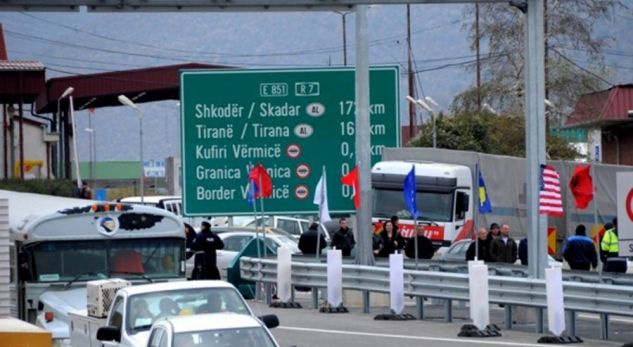 FALSIFIKONTE PASAPORTA NË KORÇË/ Si e NDIHMONTE oficerja e Policisë për të shkuar në…