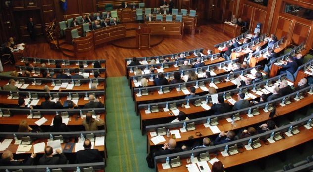 SHIFRA TRONDITËSE/ Miliona euro për pagat dhe luksin e deputetëve në Kosovë