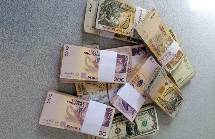 “Milionerët” shqiptarë, sa persona e kanë pagën mbi 120,000 lekë në muaj
