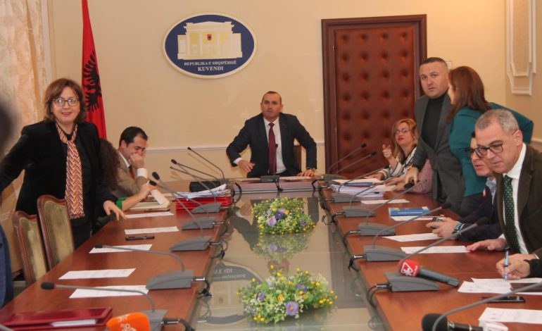 Vëllai i Xhafajt/ Çfarë ndodhi me nenin e ekstradimeve në Komisionin e Ligjeve