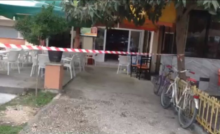 PLUMBA NË LOKALIN E BASTEVE/ Vlonjati kthehet pas sherrit dhe qëllon me armë. Si u parandalua masakra (DETAJET E REJA)