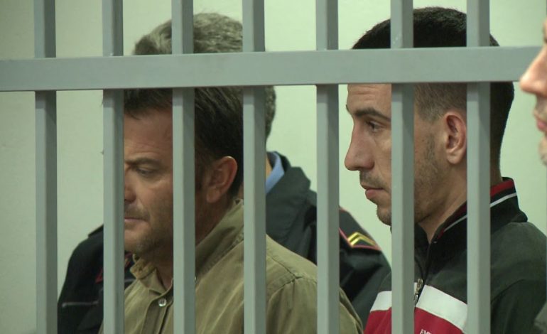 Merr fund liria e të FORTIT TE ELBASANIT/ Ja çfarë e “GROPOSI” Kelmend Xhaferrin, 7 muaj më parë goditi makinën e Drejtorit të policisë (FOTO)