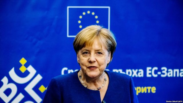 “E ardhmja e Gjermanisë”, opozita gjermane marshon kundër qeverisjes “Merkel”
