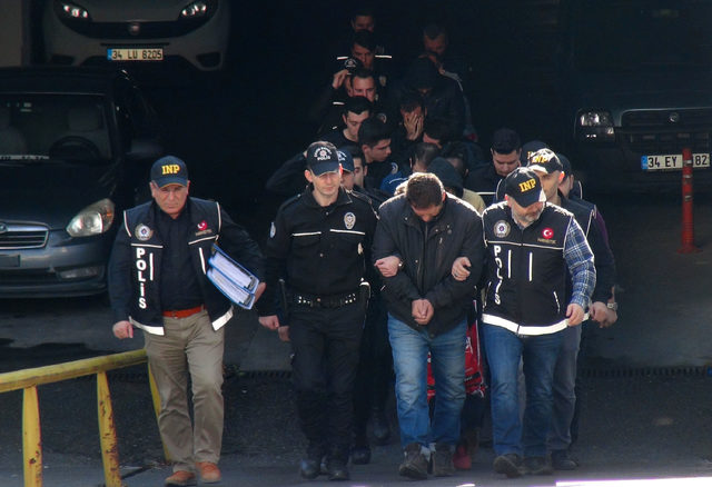 “SHEMBULLI I TAHIRIT”/ Grupi i Met Kananit kërkon “arrest shtëpie”. Të gjithë jemi të…