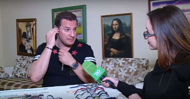 Njihuni me mjekun shqiptar që ka një pasion të VEÇANTË. Koleksionon orët e… (VIDEO)