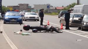 FUSHË KRUJË/ Aksidentohet motori me targa greke, 29 vjeçari në gjendje të rëndë dërgohet… (EMRI)