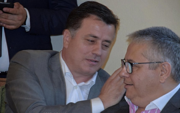 PËRPLASJA E FORTË TEK LIGJET/ Flamur Noka dhe Bashkim Fino sherr me duar… (VIDEO)