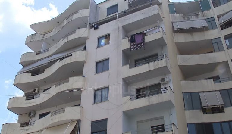 E RËNDË NË DURRËS/ 4 vjeçari BIE NGA BALLKONI. Në gjendje të RËNDË për jetën