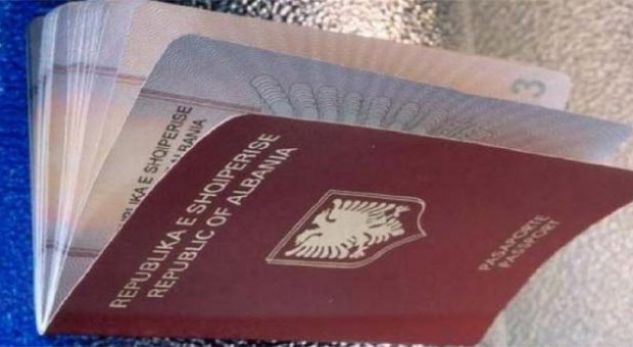 Sa vlen pasaporta shqiptare, e 50 në botë, e fundit në rajon për lehtësi udhëtimi