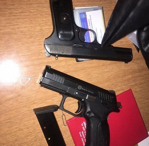 Kërcënoi me PISTOLETË një person/ Pas arrestimit të riut i zbulohet e vërteta: Kishte përdorur…