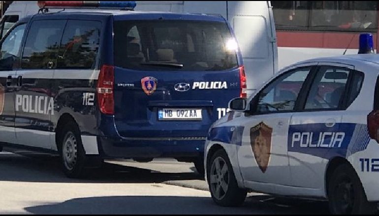 FALSIFIKIMI I VIZAVE/ Si i dërgonte grupi kriminal SHQIPTARËT në SHBA e Britani për 30 mijë euro… (DETAJET)