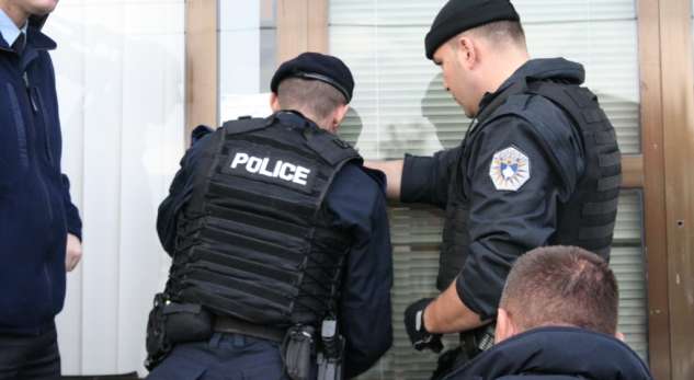 Operacion në lokalet e natës në Kosovë/ 122 femrave nga Shqipëria u konfiskohen dokumentet