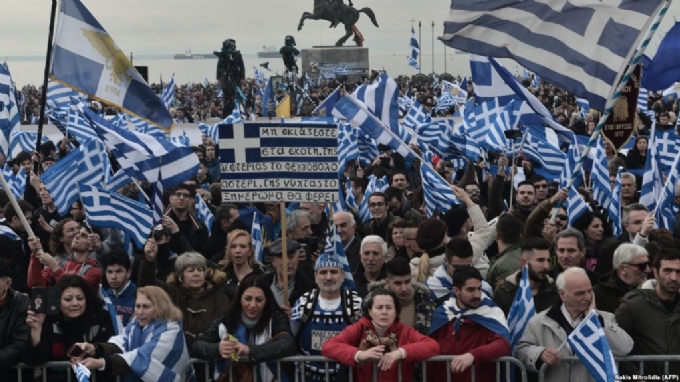 Bisedimet për emrin e Maqedonisë, paralajmërohen protesta në Greqi më 6 qershor