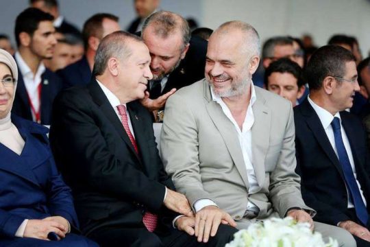 Rama reagon ndaj David Philips: Kritikat e profesorit për Turqinë, broçkulla. Si jap llogari njeriu…