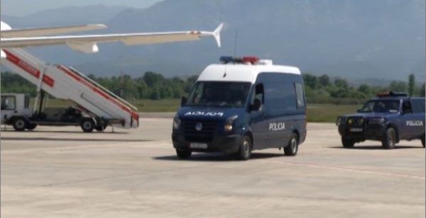 VRASJA MAKABRE NE FIER/ Ekstradohet nga Londra, 49-vjeçari nga Patosi dënuar me 20 vite burg (EMRI)