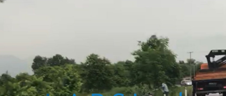 AKSIDENT I RËNDË NË RINAS/ Pasagjerët nxirren me LITAR nga makina