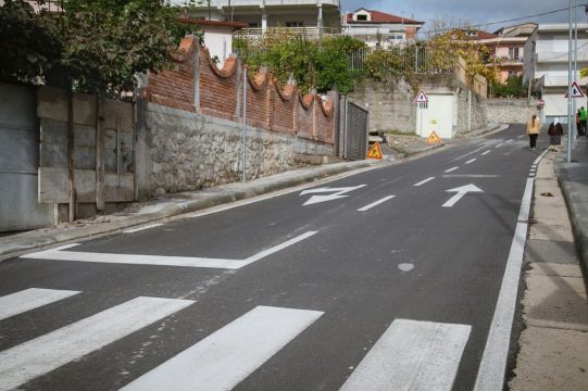NDODH EDHE KJO/ Ndërtuesi në Tiranë i vendos rrugës emrin e tij duke thyer…
