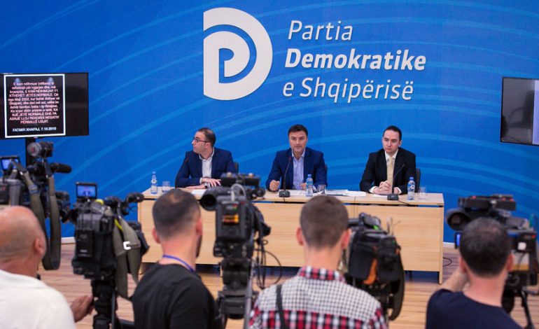 Prova me zë dhe figurë/ PD paralajmëron konferencë të jashtëzakonshme për shtyp