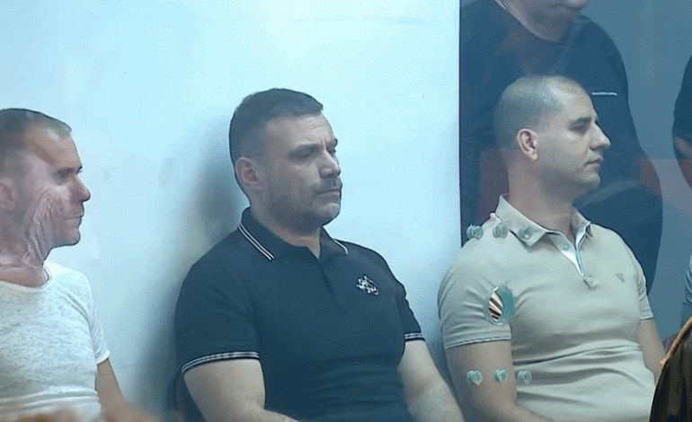 “SHULLAZI”/ Çeqet deri 80 mijë euro, gjykata thërret për dëshmi 6 punonjësit e bankës që…