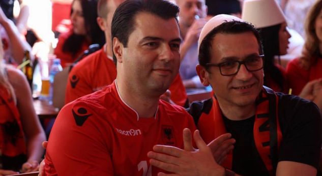 Kreshnik Spahiu “godet” sërish: Sa shpejt harruan çunat e varrezave që Basha fitoi Bashkinë me KOMUNISTËT…