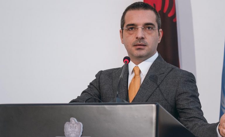 LIVE/ Ish-ministri Tahiri: Nuk jam ëngjëll, por gjyqin politik po ma bëjnë këta që të vrasin natën dhe të qajnë ditën
