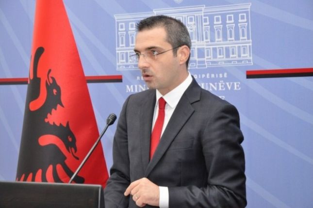 FLET MË NË FUND TAHIRI: “Akuzohem për trafikant”/ Heshta 6 muaj, prita dy javë në parlament për të folur, por… (LIVE)