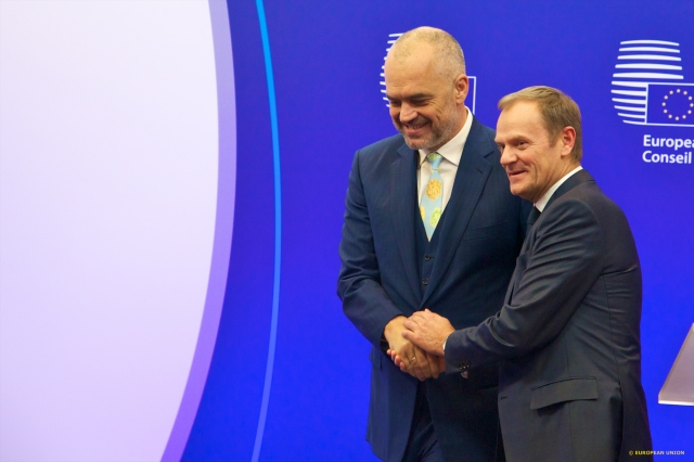 LETRA E TUSK DHE DREKA INFORMALE/ Rama udhëton nesër nga Parisi për në samitin e Sofjes