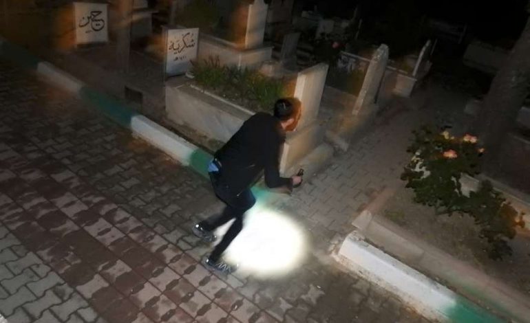 Historia e vajzës misterioze që QAN NATËN në varreza/ Prindërit e saj flasin me lot në sy: Ju lutem…