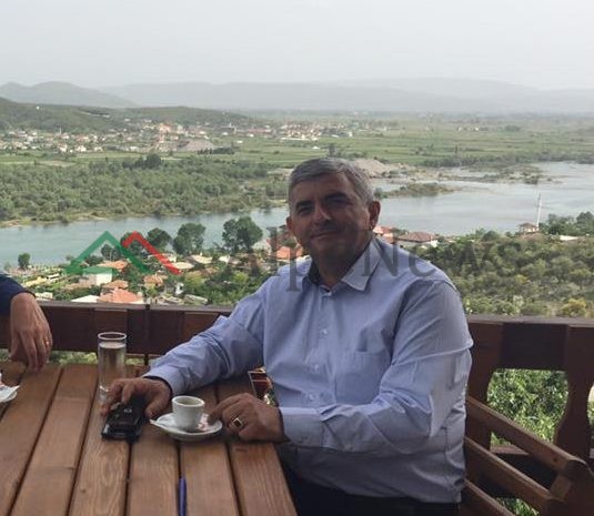 TE SHTENA ME ARME ZJARRI/ Kush është XHEVAT VATAKSI, biznesmeni që mbeti i plagosur (FOTO)