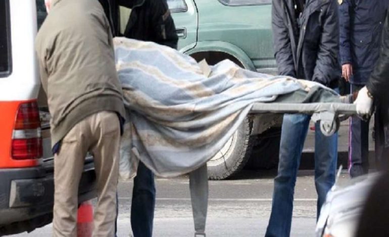 AKSIDENT NË PUNË/ 60 vjeçari bie nga lartësia dhe VDES. Mbikëqyrësi i punimeve do…