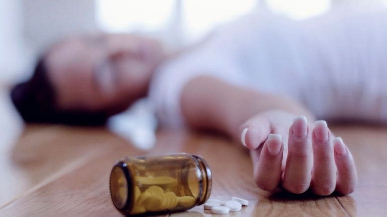 E RËNDË NË DURRËS/ Vetëhelmohet 16-vjeçarja, familjarët e tmerruar e dërgojnë…