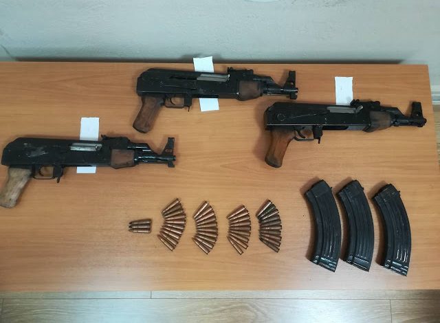 Të godasim krimin/ Me KALLASH dhe FISHEK, arrestohet 30 vjeçari shqiptar në Greqi