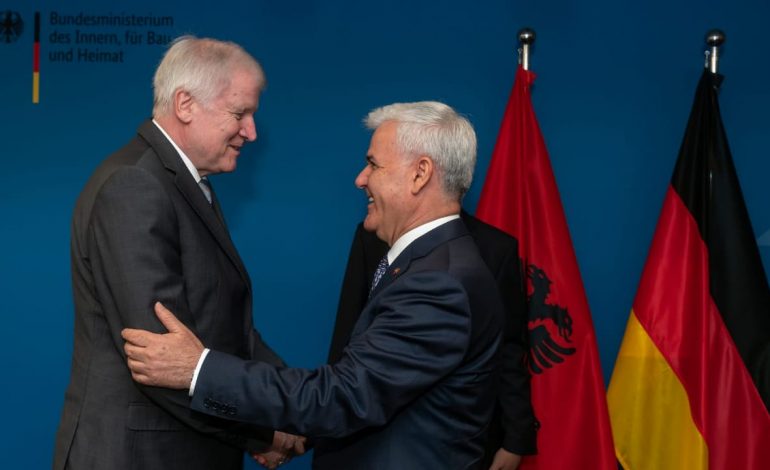 “Dritë jeshile për hapjen e negociatave”, Xhafaj flet pas takimit me ministrin gjerman
