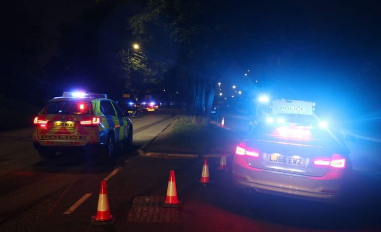 Manchester, makina përplas këmbësorët dhe largohet nga vendngjarja
