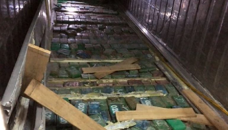 Gjermania nis hetimet për 613 kg kokainë “në banane” të kapur në Maminas/ DETAJE