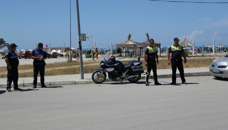 Frikë nga refugjatët/ Reparte të FNSH-së “blindojnë” pikat doganore