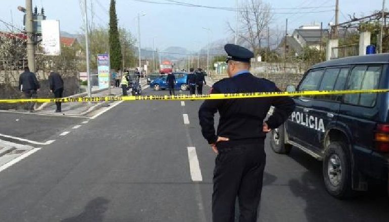 AKSIDENT NË GRAMSH/ I preu rrugën, PËRPLASET nga makina fëmija 5-vjeç