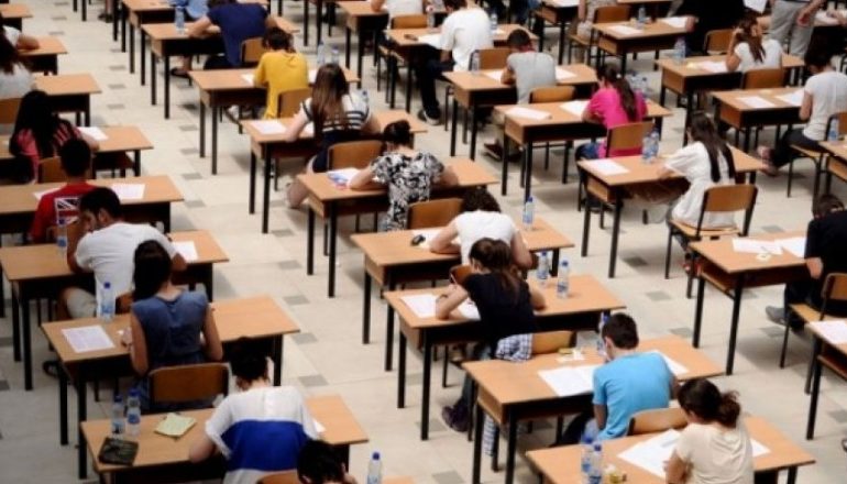Maturantët mbyllin provimin e dytë, 37 mijë nxënës testojnë veten te Gjuha Shqipe dhe Letërsia
