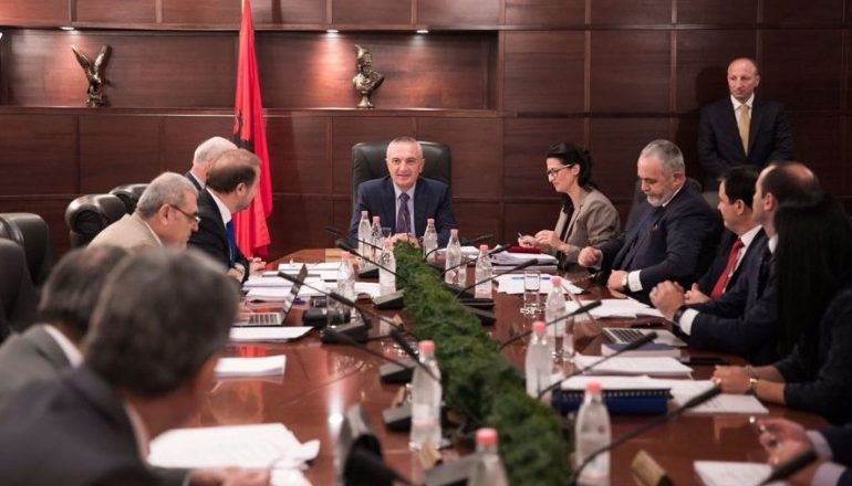 Debatet në KLD/ Gjin Gjonaj mbron gjyqtarin ndaj të cilit ishte propozuar shkarkimi dhe përplaset me ministren e Drejtësisë