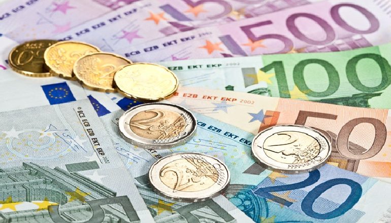 EURO I RIKTHEHET RËNIES/ Bizneset të shqetësuara nga luhatjet e mëdha