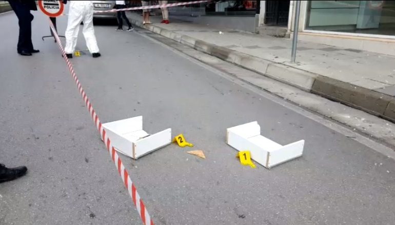 GRABITJE NE GJIROKASTER/ Hajdutët bastisin një pikë celularësh në qendër të qytetit por 100 metër më larg…