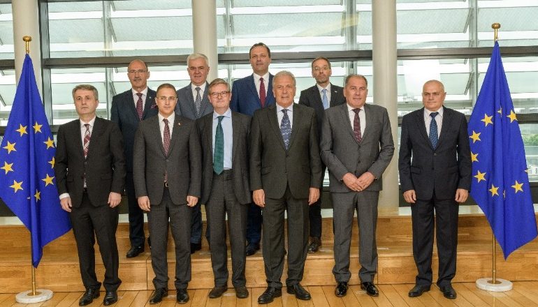 FLUKSI I EMIGRANTËVE/ Xhafaj në Bruksel: Të gjitha vendet e Ballkanit të mbajnë përgjegjësi…