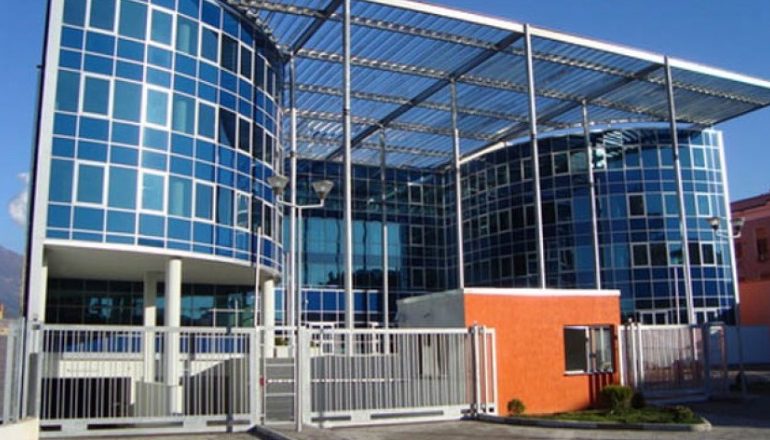 I dënuar për trafik dhe prostitucion/ Vëllait të ish-deputetit Kosta i sekuestrohet kompania, toka dhe lokali