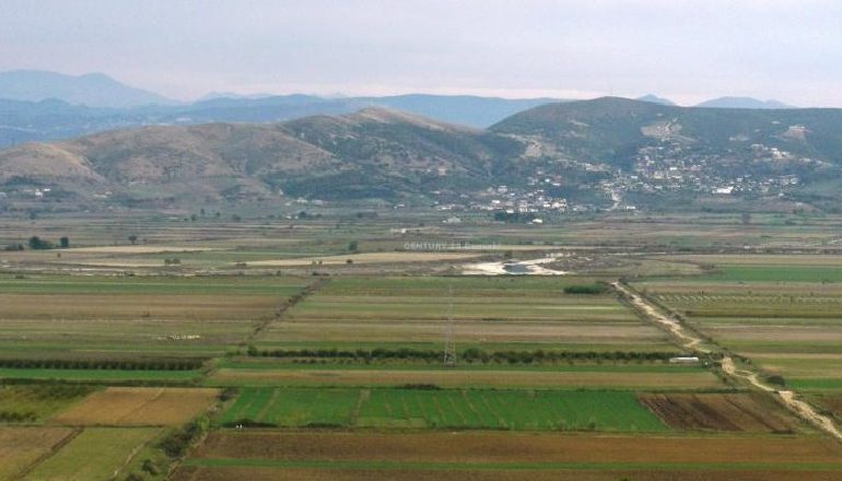 TJETERSIM I PRONAVE/ Ia morën tokën LOCIT e ja dhanë LACIT, dënohen dy zyrtarët në Krujë