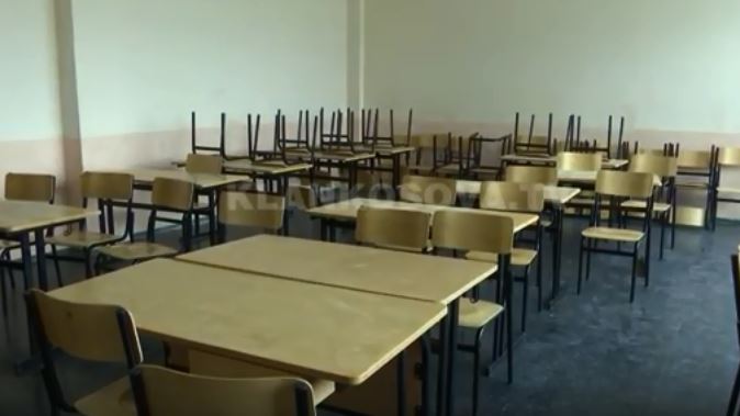 NDRYSHIMET NË SHKOLLA/ Nga TANI e mbrapa nxënësit që DËMTOJNË klasat do të …