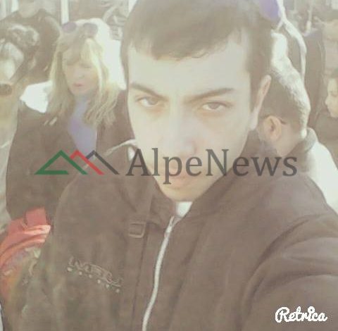 DHUNONTE PREJ KOHËSH GJYSHEN E TIJ/ Kush është 20 vjeçari nga Gjirokastra që “ra”… (FOTO)