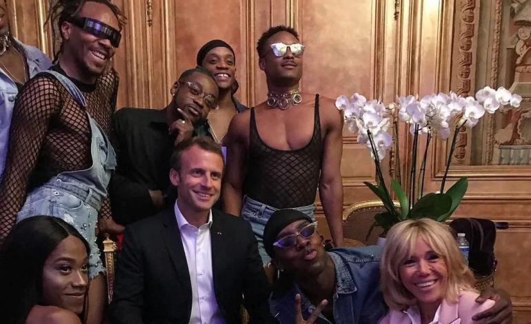 Pozon me balerinë të LGBT, “kryqëzohet” Macron