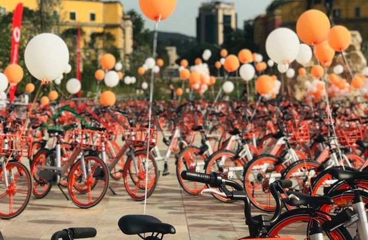 Gati lançimi i MOBIKE/ Ja çfarë po ndodh tek “Sheshi Skenderbej”… (FOTOT)