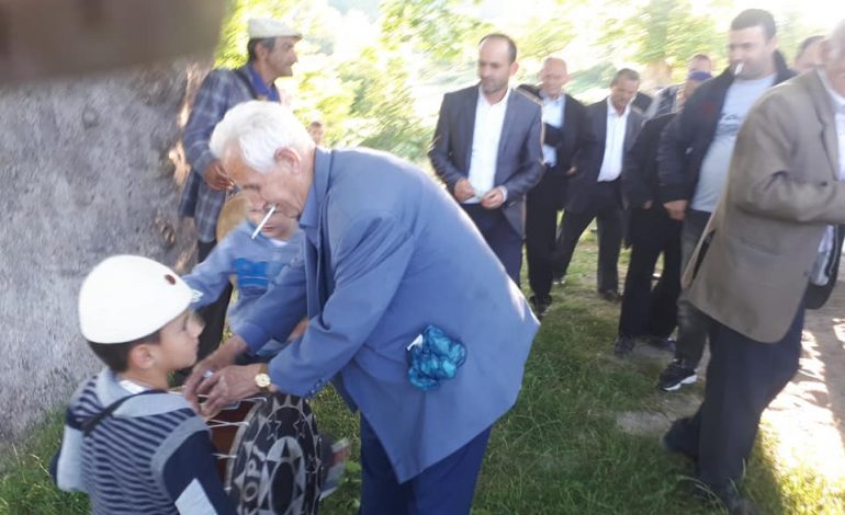 E rrallë në Librazhd/ DAULLEXHIU I VOGEL bëhet “MILIONER” për Bajram